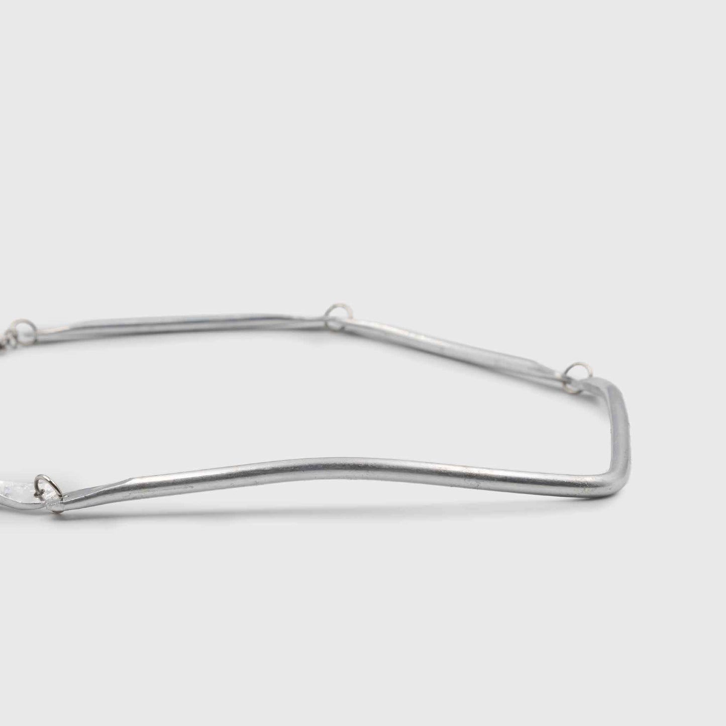 V-LINE FLOW necklace