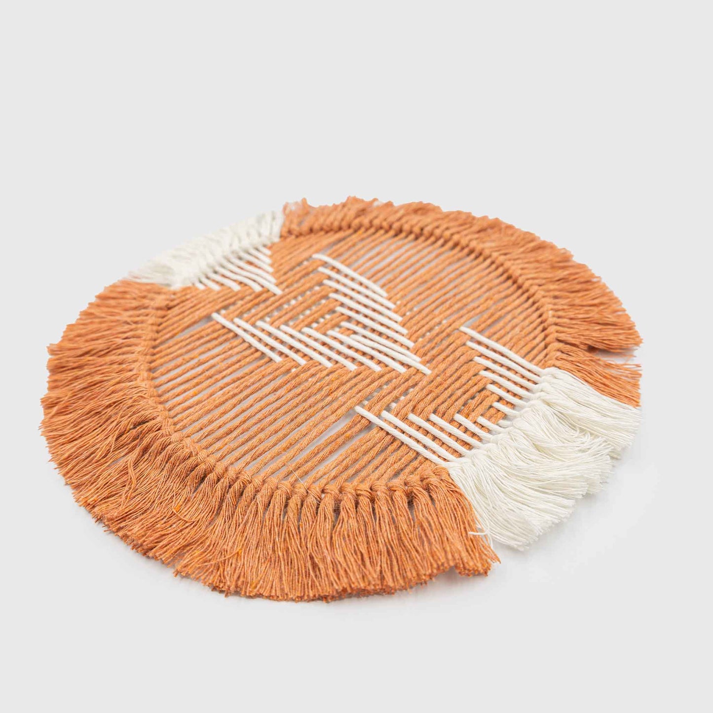 ROUND WOVEN tray macrame